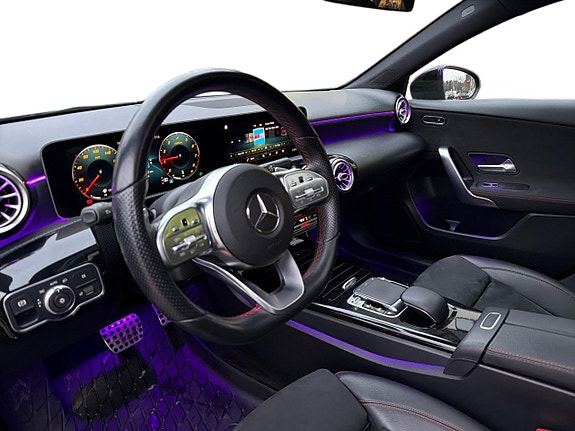 Mercedes-Benz A250 8 of 24