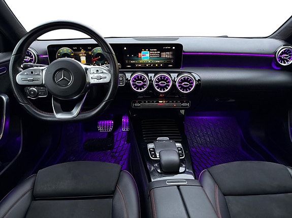 Mercedes-Benz A250 11 of 24