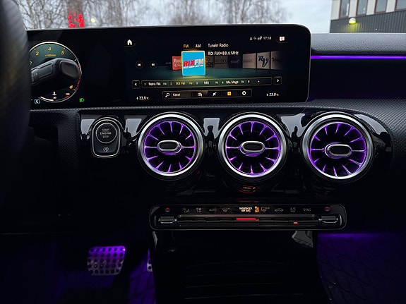 Mercedes-Benz A250 15 of 24