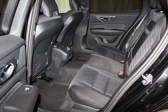 Volvo V60 Cross Country 17 of 26