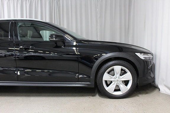 Volvo V60 Cross Country 6 of 26