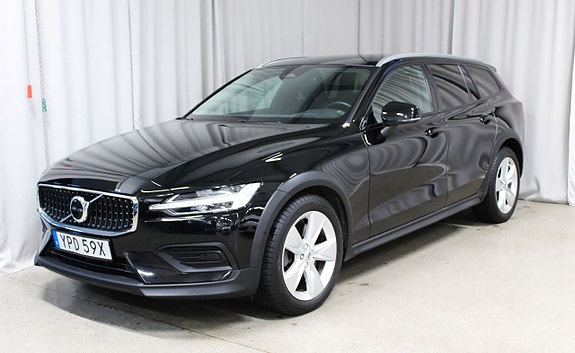 Volvo V60 Cross Country 11 of 26