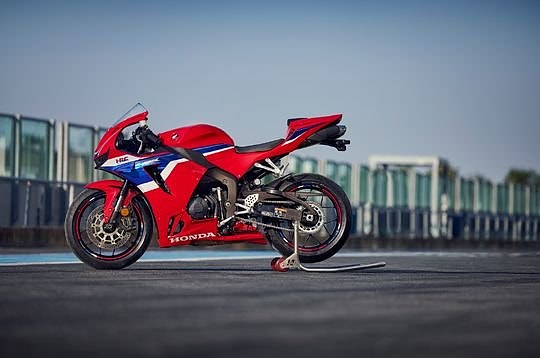 Honda CBR 600 RR - FINNS I BUTIK! 2 of 8