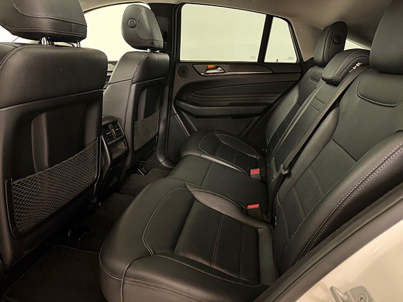 Mercedes-Benz GLE400 13 of 15