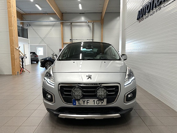 Peugeot 3008 2 of 5