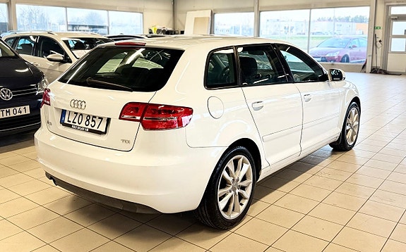 Audi A3 4 of 5