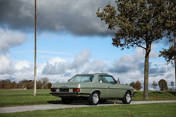 Mercedes-Benz 280 CE 10 of 18