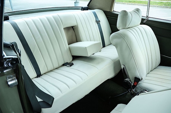 Mercedes-Benz 280 CE 17 of 18