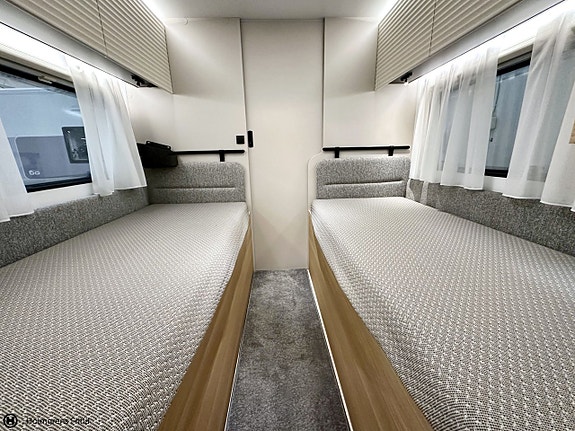 Adria Adora 572 UT 10 of 15