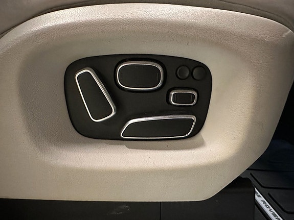 Land Rover Range Rover 19 of 26