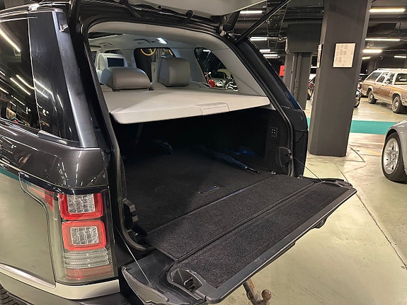 Land Rover Range Rover 16 of 26