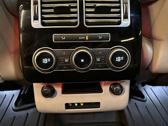 Land Rover Range Rover 22 of 26