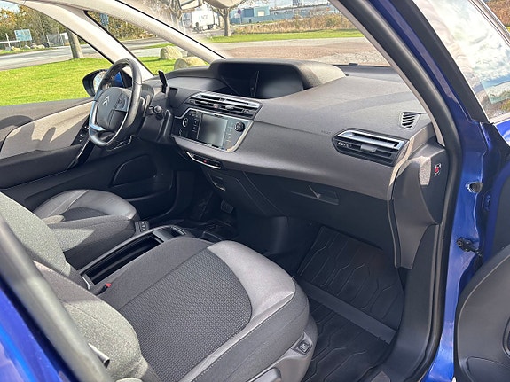 Citroen C4 Picasso 8 of 13