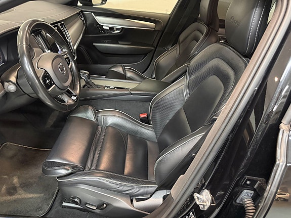 Volvo S90 13 of 19