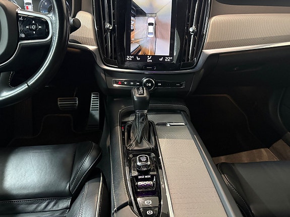 Volvo S90 14 of 19