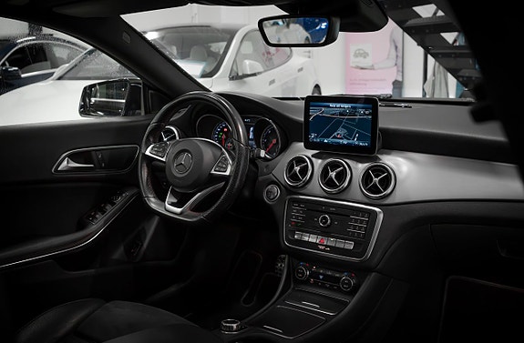Mercedes-Benz CLA220 d 9 of 23