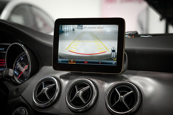 Mercedes-Benz CLA220 d 11 of 23
