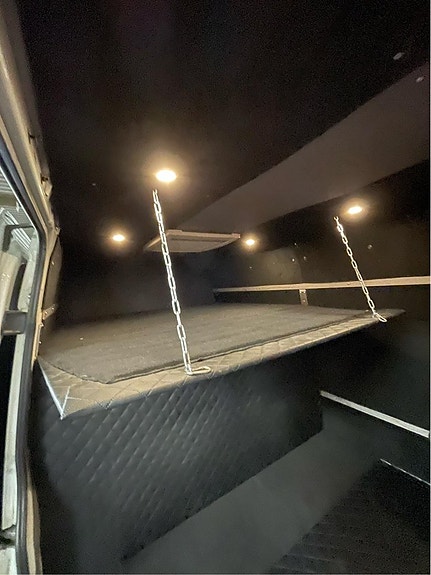 Volkswagen Crafter 8 of 12