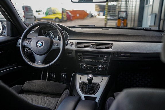 BMW 320 10 of 15