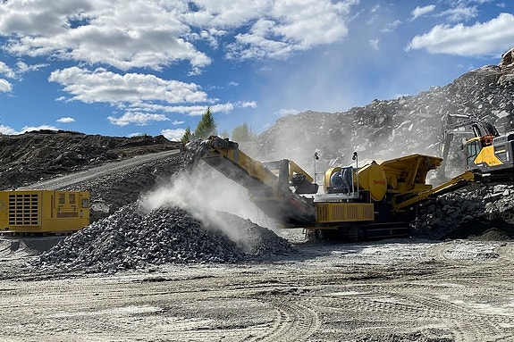 Keestrack B5e ZERO 1100x700 - Förkross