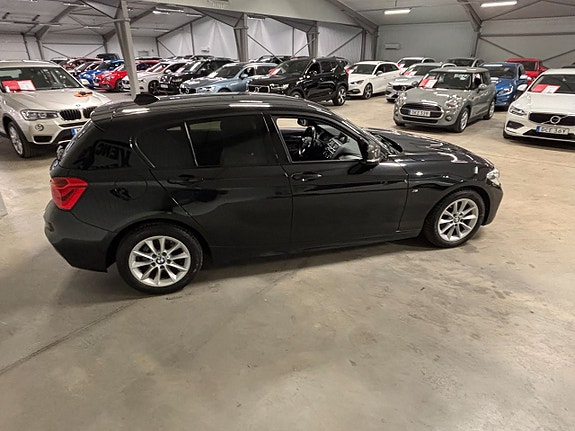 BMW 116d 3 of 5