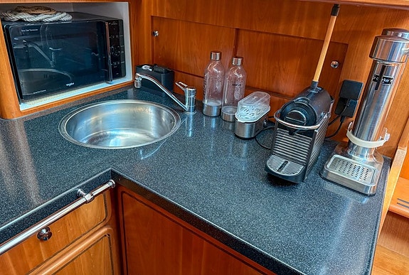 Linssen Grand Sturdy 410 AC 15 of 24