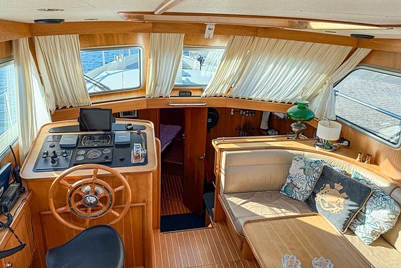 Linssen Grand Sturdy 410 AC 2 of 24