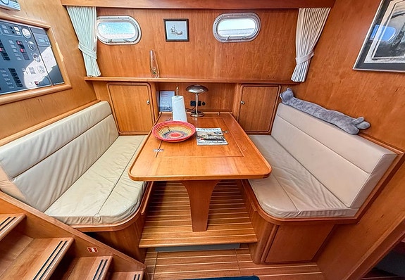 Linssen Grand Sturdy 410 AC 13 of 24