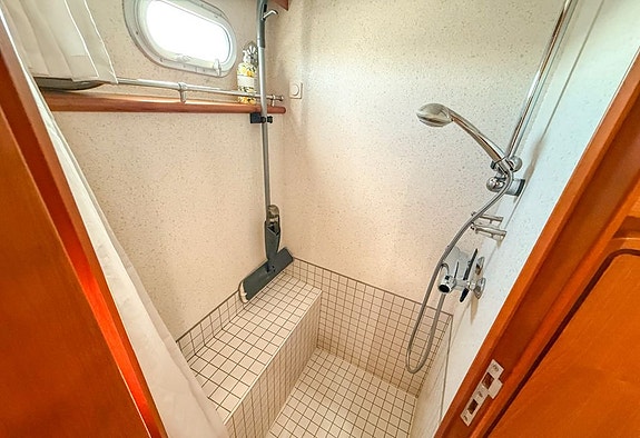 Linssen Grand Sturdy 410 AC 9 of 24