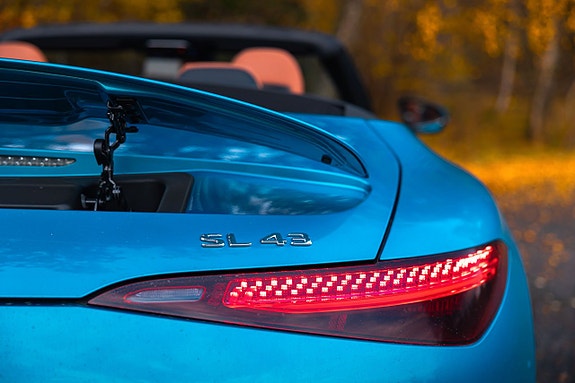 Mercedes-Benz SL43 18 of 24