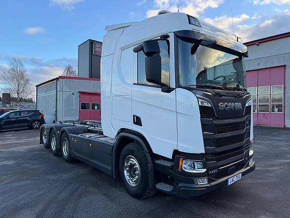 Scania R530 tridem V8