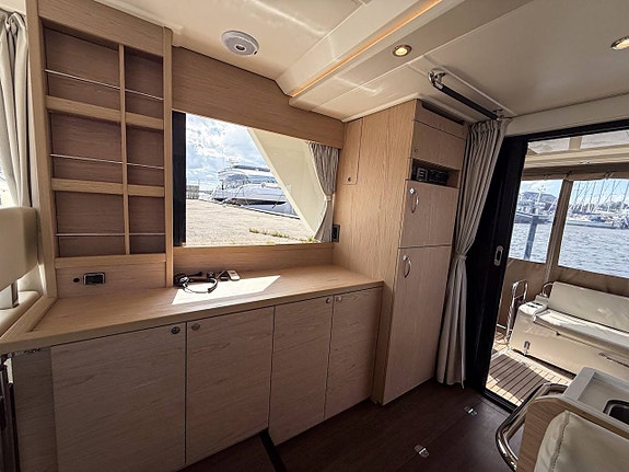 Beneteau Swift Trawler 41 | 2020 8 of 12