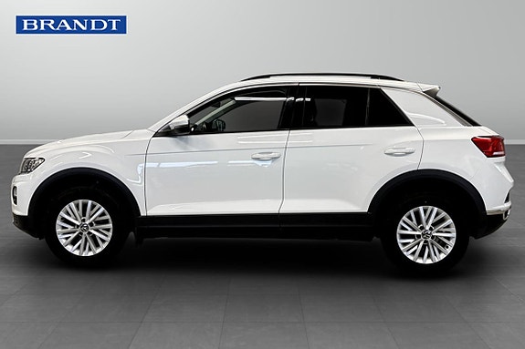 Volkswagen T-Roc 3 of 10