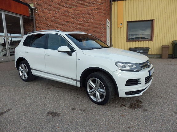 Volkswagen Touareg 2 of 5
