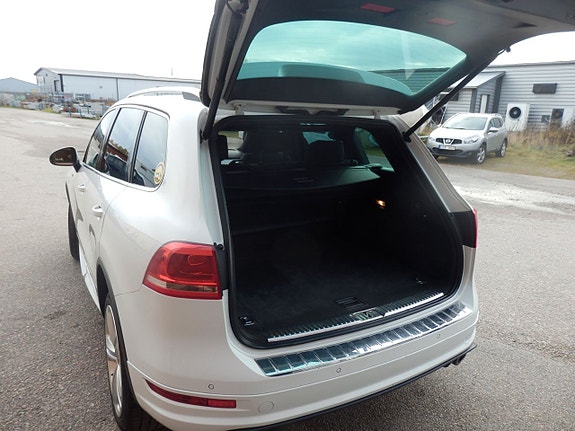 Volkswagen Touareg 4 of 5