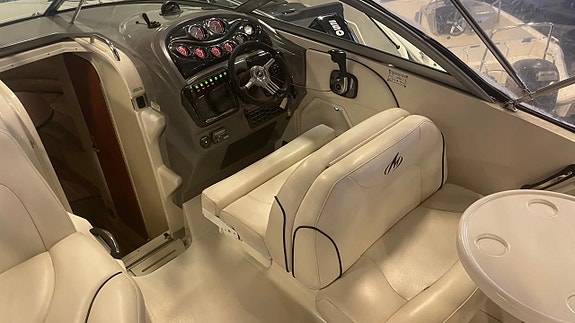Monterey 275 SCR / Volvo Penta 5.7 Gi -08 3 of 5