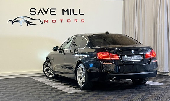 BMW 530d 4 of 5