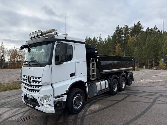 Mercedes Arocs 530 8x4 Tridem tipp