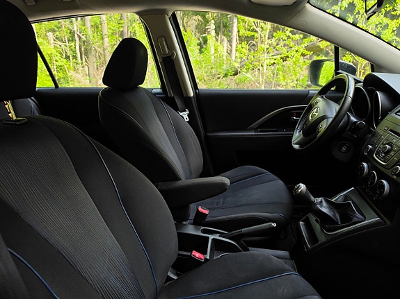 Mazda 5 11 of 17
