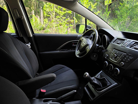 Mazda 5 12 of 17