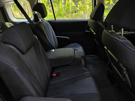 Mazda 5 9 of 17