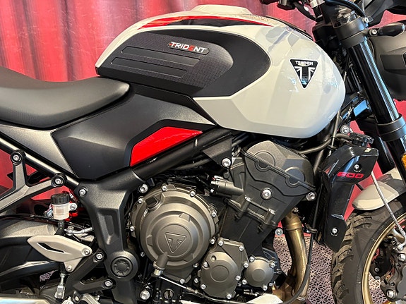 Triumph TRIDENT 800 *TICKET TO RIDE 6.000KR* 7 of 18