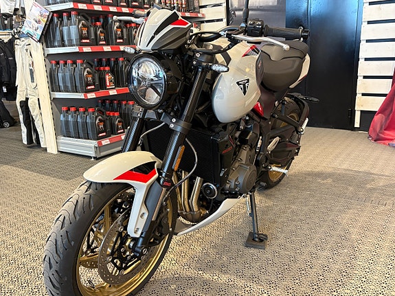 Triumph TRIDENT 800 *TICKET TO RIDE 6.000KR* 11 of 18