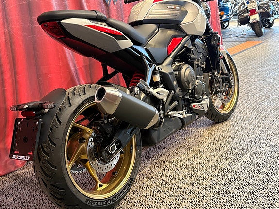 Triumph TRIDENT 800 *TICKET TO RIDE 6.000KR* 8 of 18