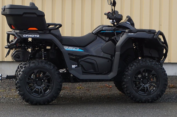 CFMOTO CFORCE 850 Touring Black Edition  Traktor b 16 of 19
