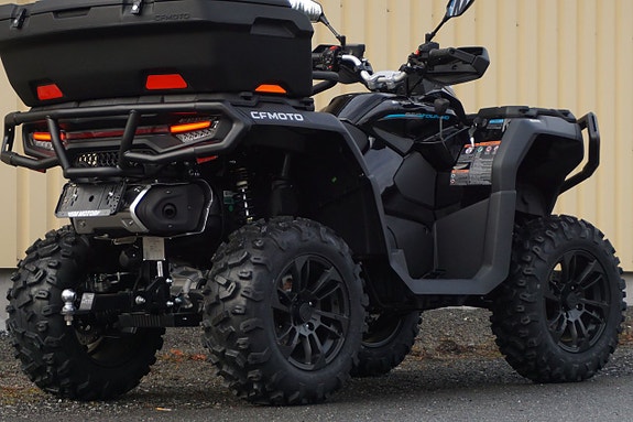 CFMOTO CFORCE 850 Touring Black Edition  Traktor b 13 of 19
