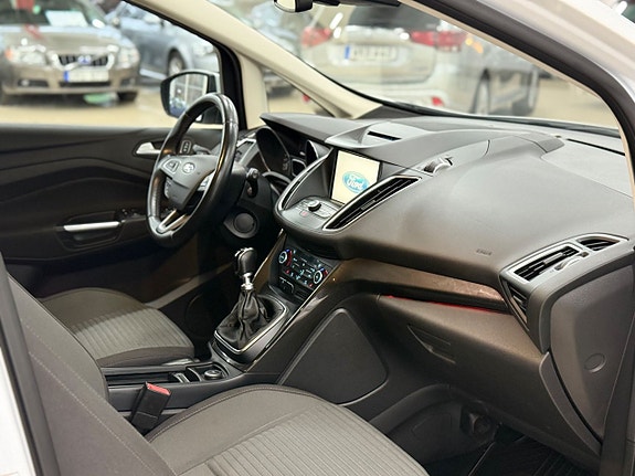 Ford C-Max 12 of 17