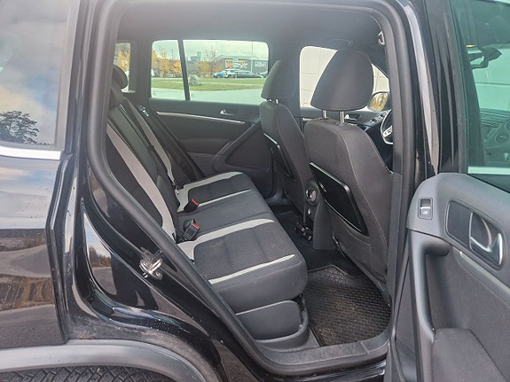 Volkswagen Tiguan 9 of 17