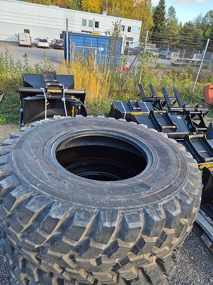 Nokian TRI 2 360/80 R20 2 of 2