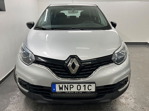 Renault Captur 3 of 24